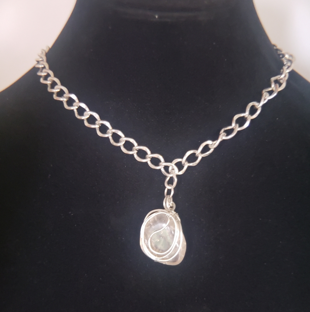 Elegant Silver Pendant Necklace